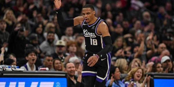 杨瀚森3中1仅2+1+1：末节被弃用躺赢 仍是边缘轮换球员