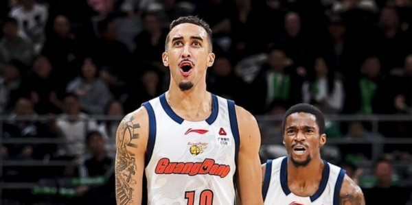 星空体育app下载-CBA新赛季最疯狂一夜！广东30分狂胜辽篮：第1争冠热门惨遭爆冷