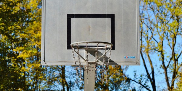 周琦晒赴美治疗视频：见到凌晨四五点的洛杉矶 杨瀚森归队大势所趋