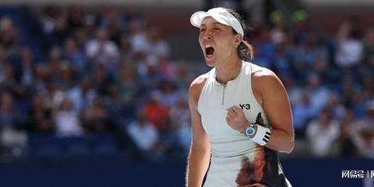 星空体育app下载-萨巴伦卡平小威纪录惊险逆转进美网决赛，佩古拉打出超预期比赛