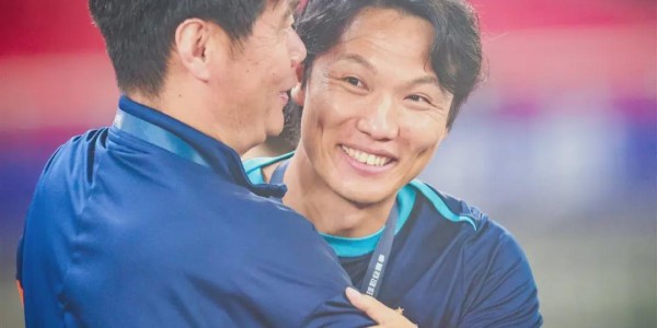 武汉三镇深夜推迟行程，莫拉没去青岛，邓卓翔再度“救火”！